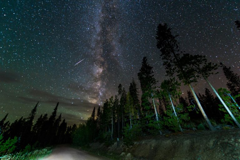 Világoszölddé változtatta egy meteorrobbanás az éjszakai égboltot