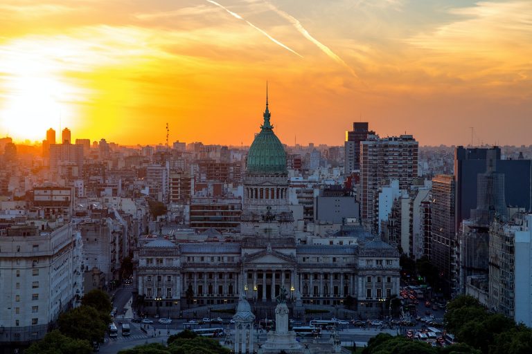 Több tízezer ember tüntetett szombaton Argentínában