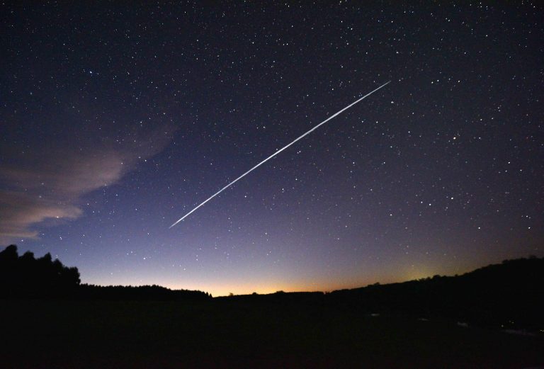 Komoly veszélyeket hordoznak magukban a Föld körül keringő Starlink-műholdak