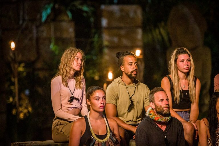 Survivor: Máté ledöbbent Zsófi döntésén, mesterien forgatja a lapokat (videóval)