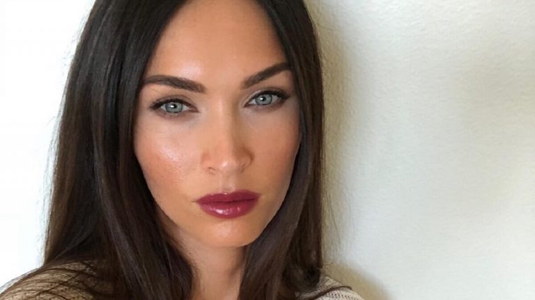 Padlót fogtunk és sokkot kaptunk Megan Fox szexi öltözékétől