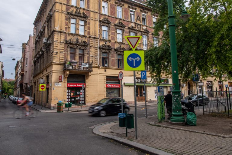 Fontos információ a budapestieknek, megszűnik a forgalomkorlátozás a Blaha Lujza téren