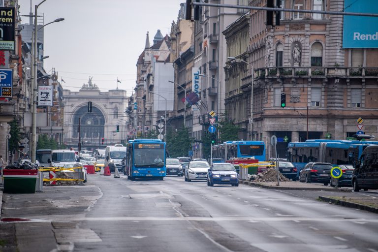 Folytatódik a Blaha Lujza tér felújítása, új forgalmi rend lesz hétfőtől