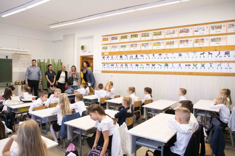 90 százalék körüli az iskolai átoltottság, ezért nem lesz ismét országos távoktatás