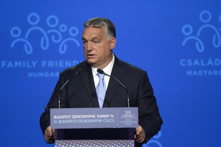 Orbán szerint Magyarország még csak az út felénél jár a családpolitikában