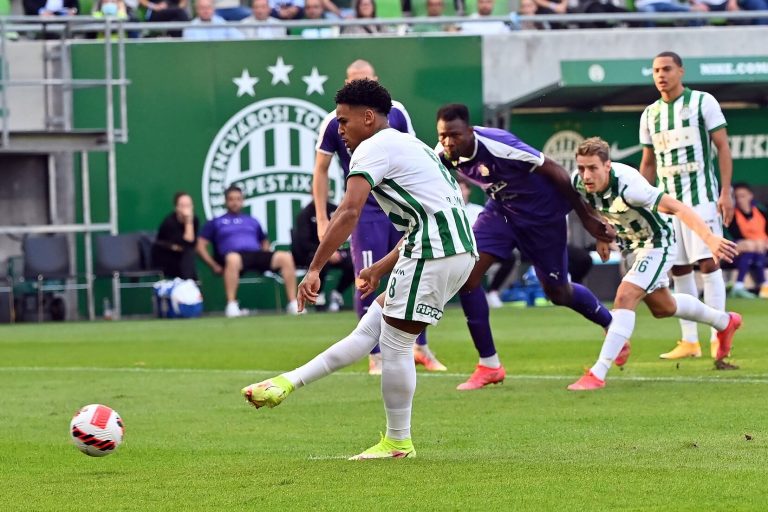 Sarka Kata, Rogán-Gaál Cecília és Curtis is kilátogatott a Ferencváros-Újpest rangadóra