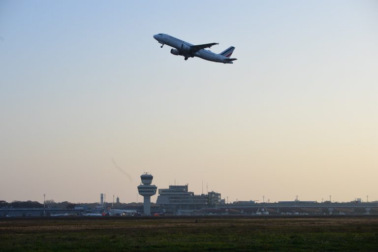 Kigyulladt az Air France egyik repülőgépe, kényszerleszállást kellett végrehajtani