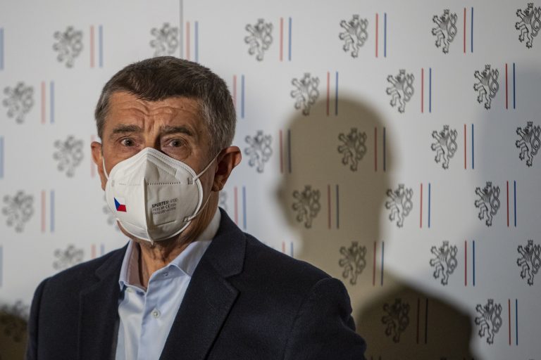 Ismét vádat emelnének a cseh kormányfő ellen