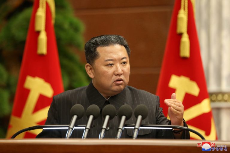 Elutasította Kim Dzsongun a koronavírus-vakcinákat, „észak-koreai módon” akarja megoldani a járványt