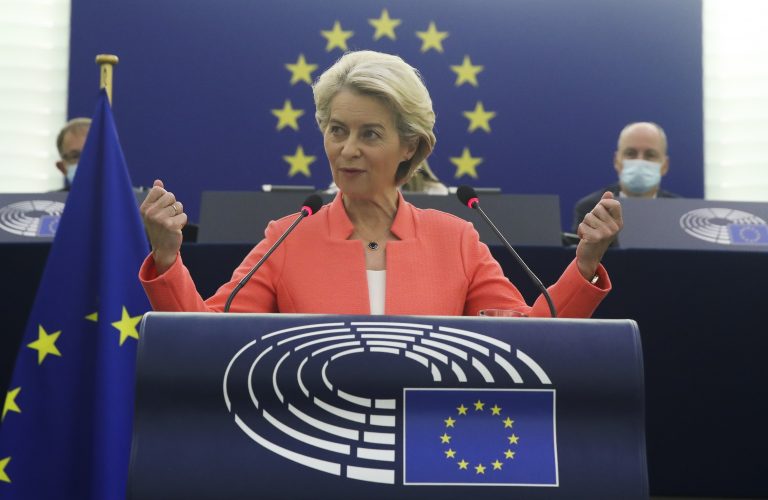 Ursula von der Leyen az „Európai Védelmi Unió” irányába történő lépéseket javasol