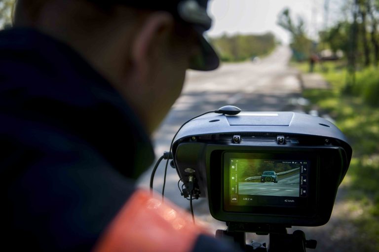 30 km/h-ra csökkenhet a sebességkorlátozás lakott területeken