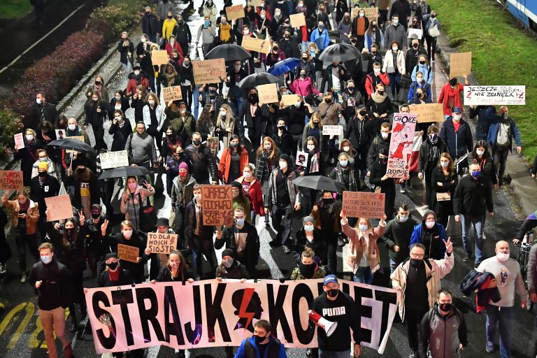 Brutális számokon látszik a lengyel abortusztörvény negatív hatása