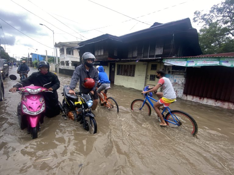 Kilenc halálos áldozatot követelt a vihar okozta áradás és földcsuszamlás