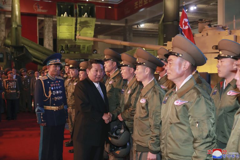 Már azért is büntetik az észak-koreai katonákat, ha hivatalosan nevén hívják Dél-Koreát