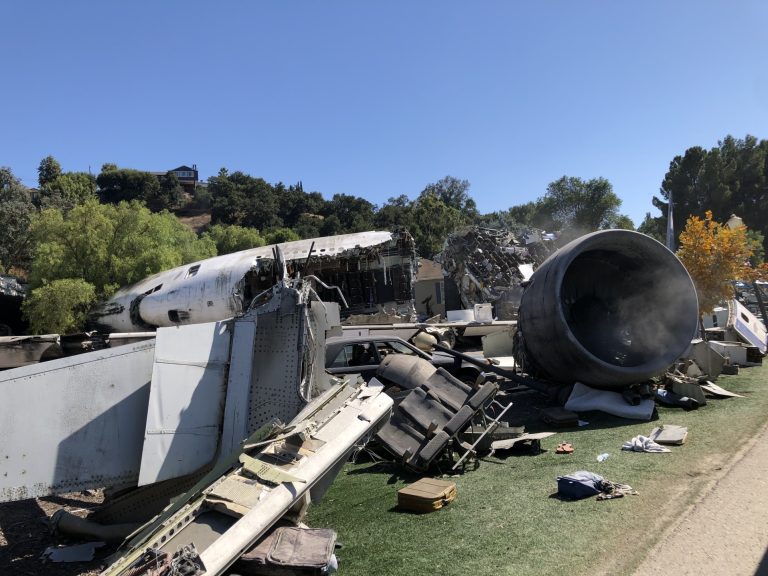 Középiskola közelébe zuhant egy repülőgép Kaliforniában, sokan megsérültek
