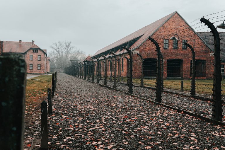 Antiszemita graffitit találtak az auschwitzi koncentrációs táborban