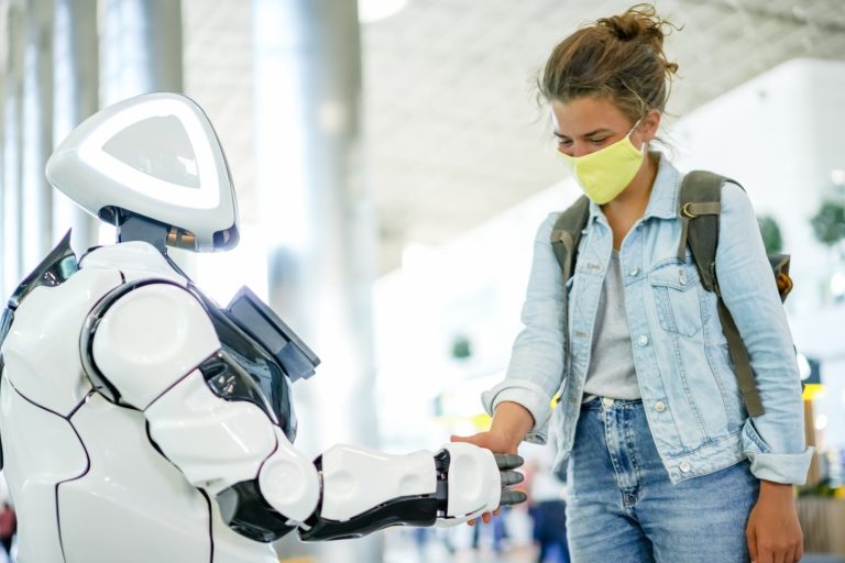 Mesterséges intelligenciával működő robotokkal és algoritmusokkal hódítaná meg a világpiacot Kína