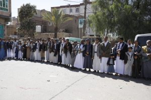 Rátámadtak a szaúdiakra, olajfinomítót és repteret is találat ért