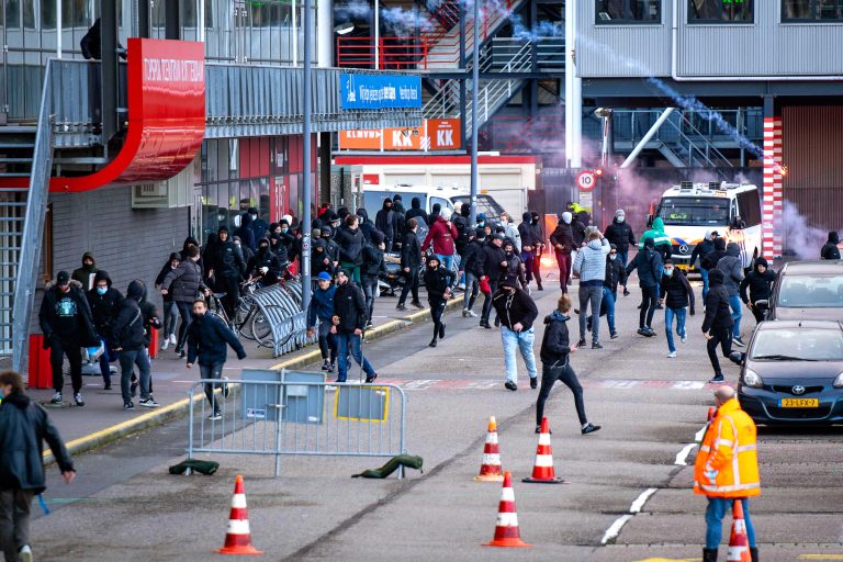 Ismét erőszakos tüntetések voltak több holland nagyvárosban (videókkal)