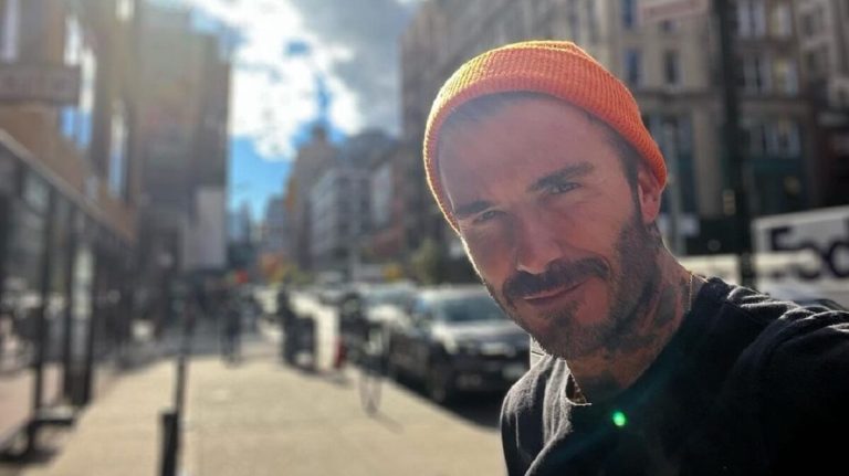 David Beckham motorra pattant, a hölgyek elolvadtak tőle