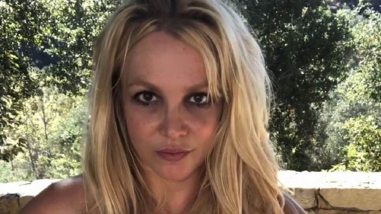 Britney Spears nem szégyenlős, itt az újabb fenékvillantós képe