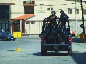 Kilenc holttestet akasztottak fel egy felüljáróra a drogkartellek