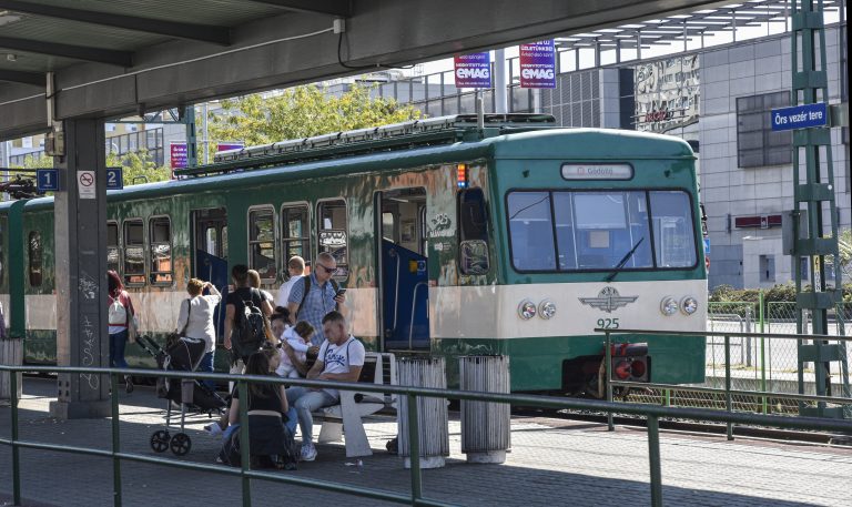 Jövő júniusig ingyenesen szállíthatunk kerékpárt hétvégén a BKK-n