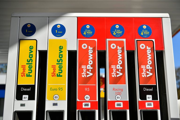 Mától maximum 480 forintot lehet fizetni egy liter benzinért