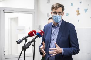 Kötelező maszkviselést vezetnek be Budapesten a zárt terekben