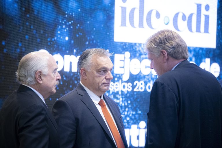 Orbán szerint az EU-nak kellene finanszíroznia a magyar határvédelmet