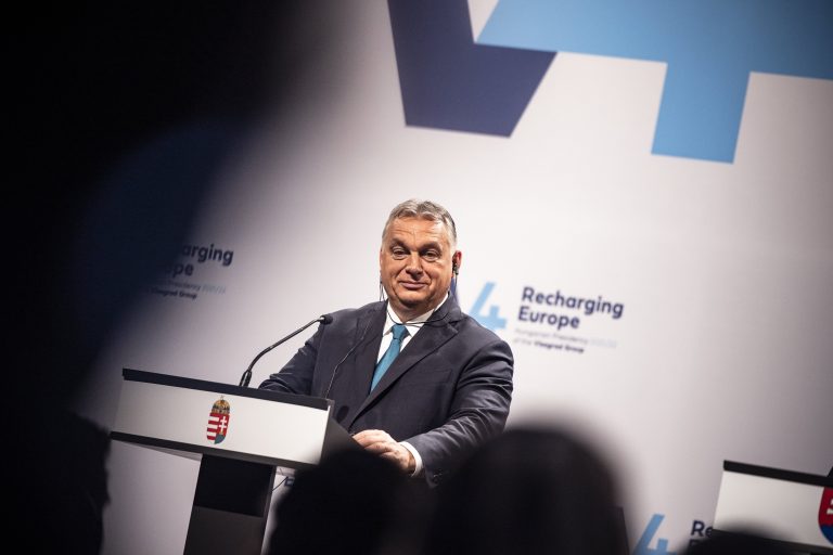 Orbán Viktor egy közeli országban vendégeskedik