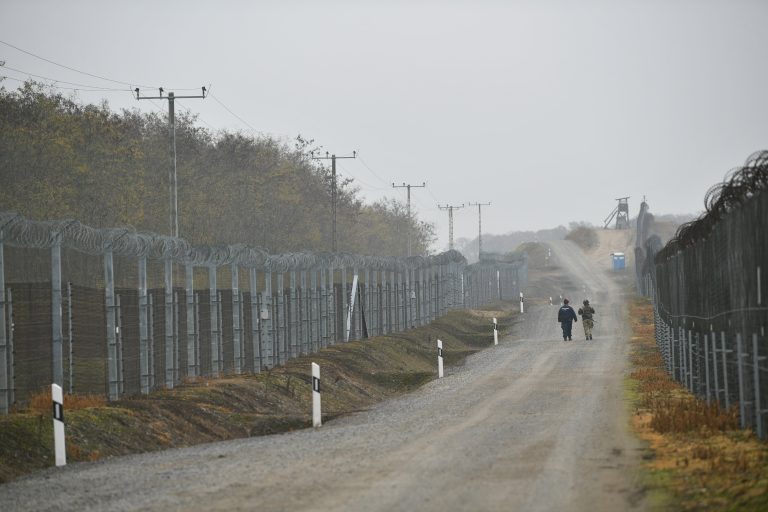 Folyamatosan próbálkoznak az illegális bevándorlók a határnál