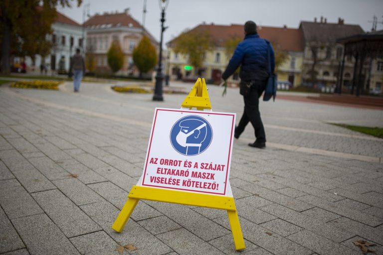 Újabb helyen tették kötelezővé a maszkviselést Magyarországon