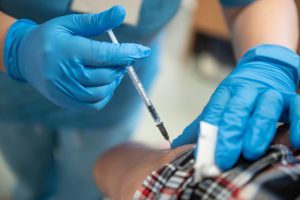 Szlávik szerint az oltatlanok fele nem győzhető meg az oltás hasznosságáról