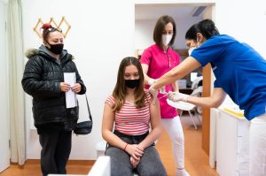 Ezeket a tüneteket érezhetjük, ha az új omikron vírust kaptuk el