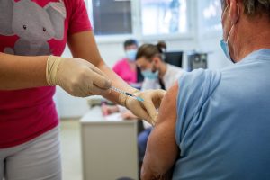 Szlávik János: a kifejezetten oltásellenesekkel nincs mit kezdeni