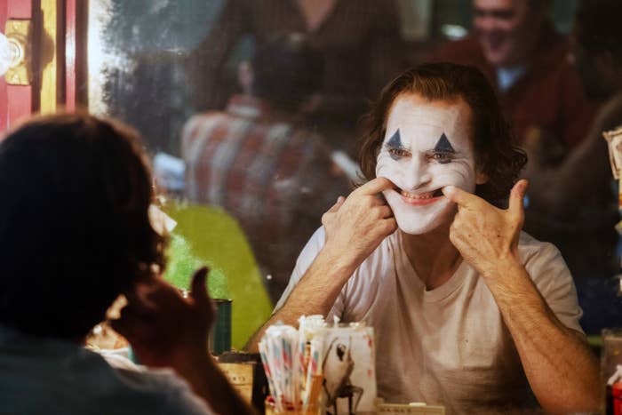 Jokernek öltözött férfi késelt meg 17 embert a tokiói vonaton
