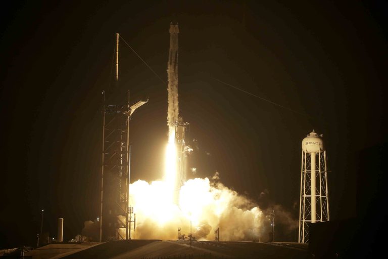 Újgenerációs rakéta fejlesztésébe kezdtek a SpaceX-nél