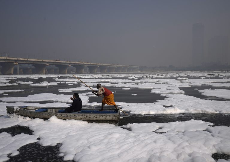Képek: Indiában egyre súlyosabban érezteti hatását a környezetszennyezés