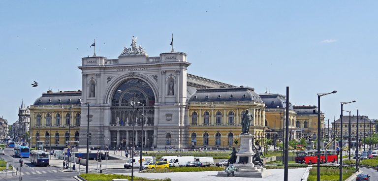 Vonatjeggyel is használható lesz a 4-es metró a déli összekötő felújítása miatt