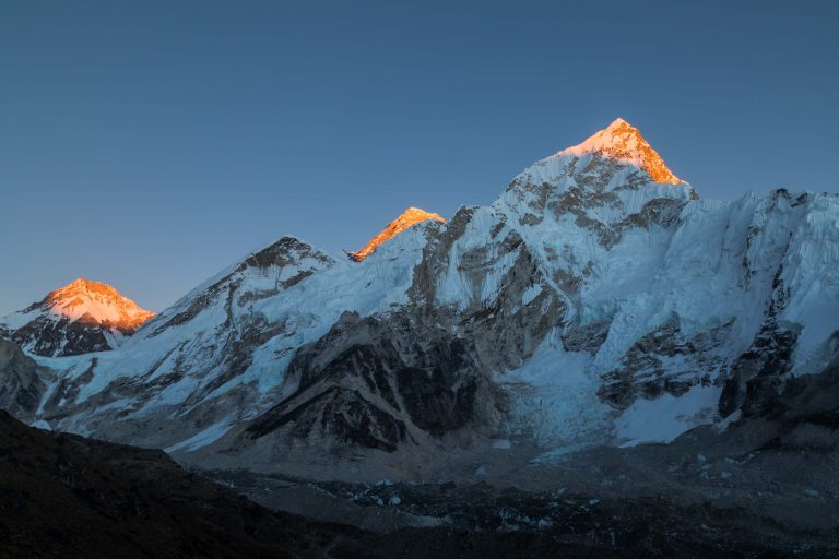 Iskolára zúdult egy hatalmas lavina Nepálban – videó