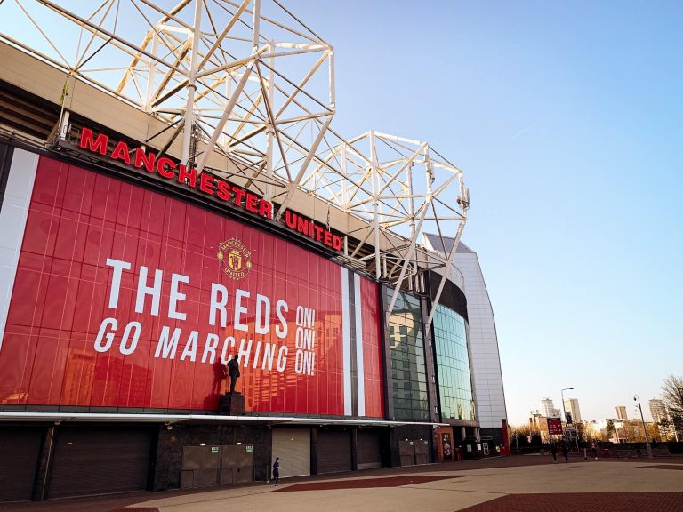 Már ma este döntés születhet a Manchester United edzőjének azonnali kirúgásáról