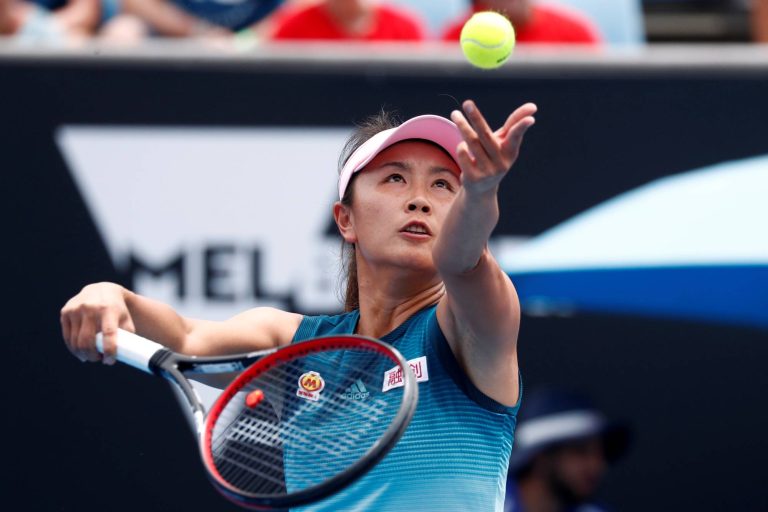 A női teniszszövetség hajlandó kivonulni Kínából, ha nem vizsgálják ki az eltűnt Peng Shuai ügyét