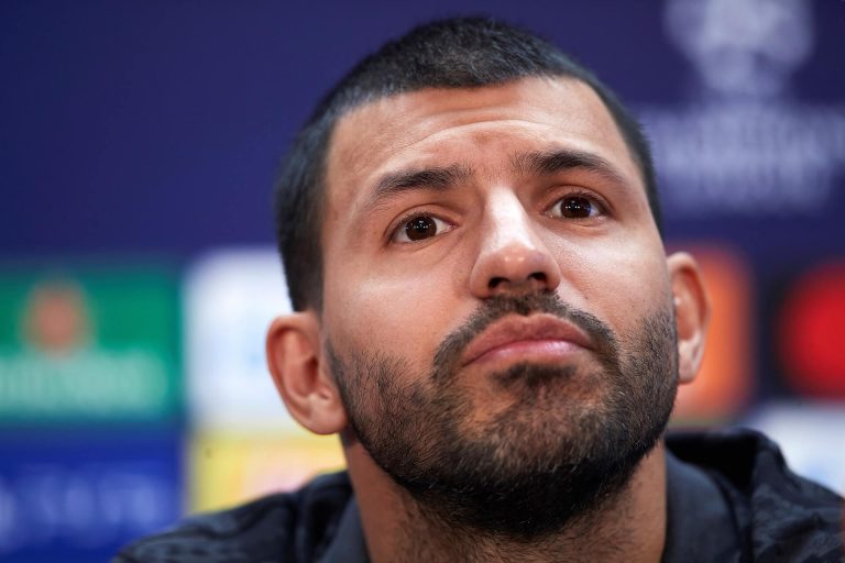 Videón, ahogy Agüero sírva bejelenti, itt a vége