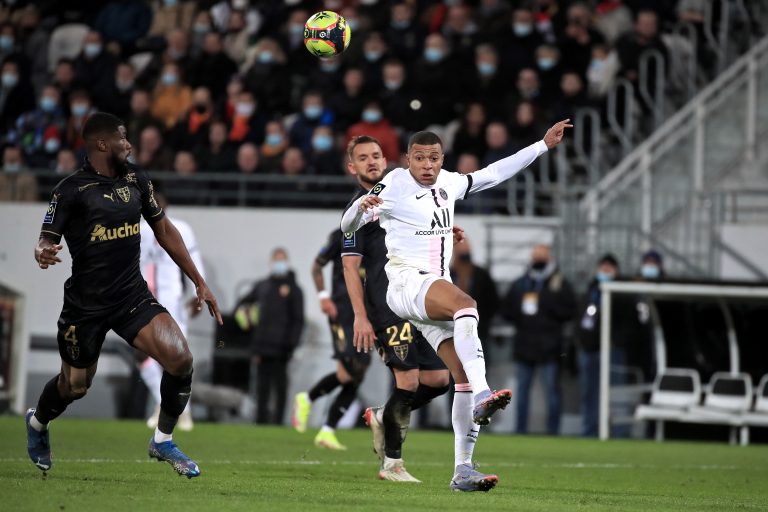 Már Mbappé sem zárja ki, hogy marad a PSG-ben