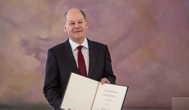 Olaf Scholz lett Németország új kancellárja