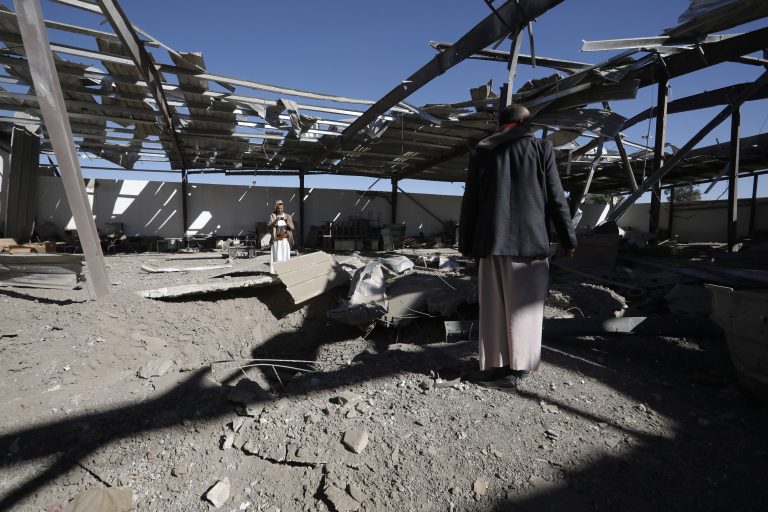 Véletlenül saját pozícióikat sikerült lebombázni a szaúdiaknak