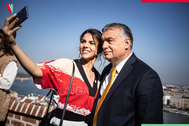 Különleges videóval kívánt boldog új évet Orbán Viktor: „Piros volt a paradicsom, nem sárga”