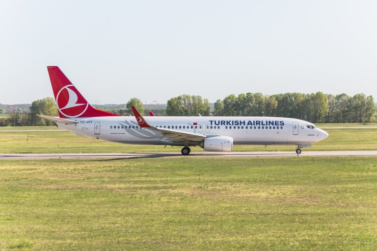 Több mint 10 millió forintért árult repülőjegyeket Kínába a Turkish Airlines