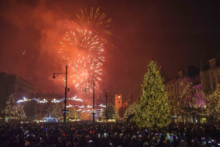 Szegeden, Miskolcon és Debrecenben nem lesznek idén szilveszteri ünnepségek